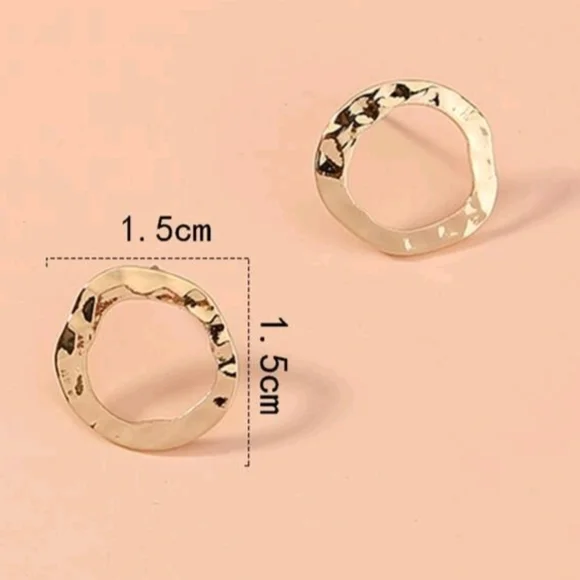 NEW! Minimalist Hammered Small Gold Open Circle Stud Earrings - Picture 3 of 4
